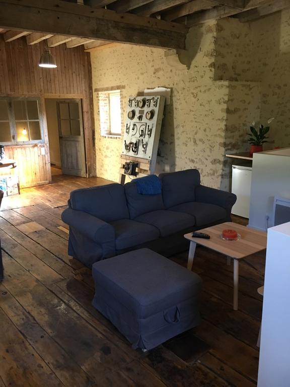 Chateau De Cheronne Bed & Breakfast Tuffe Room photo